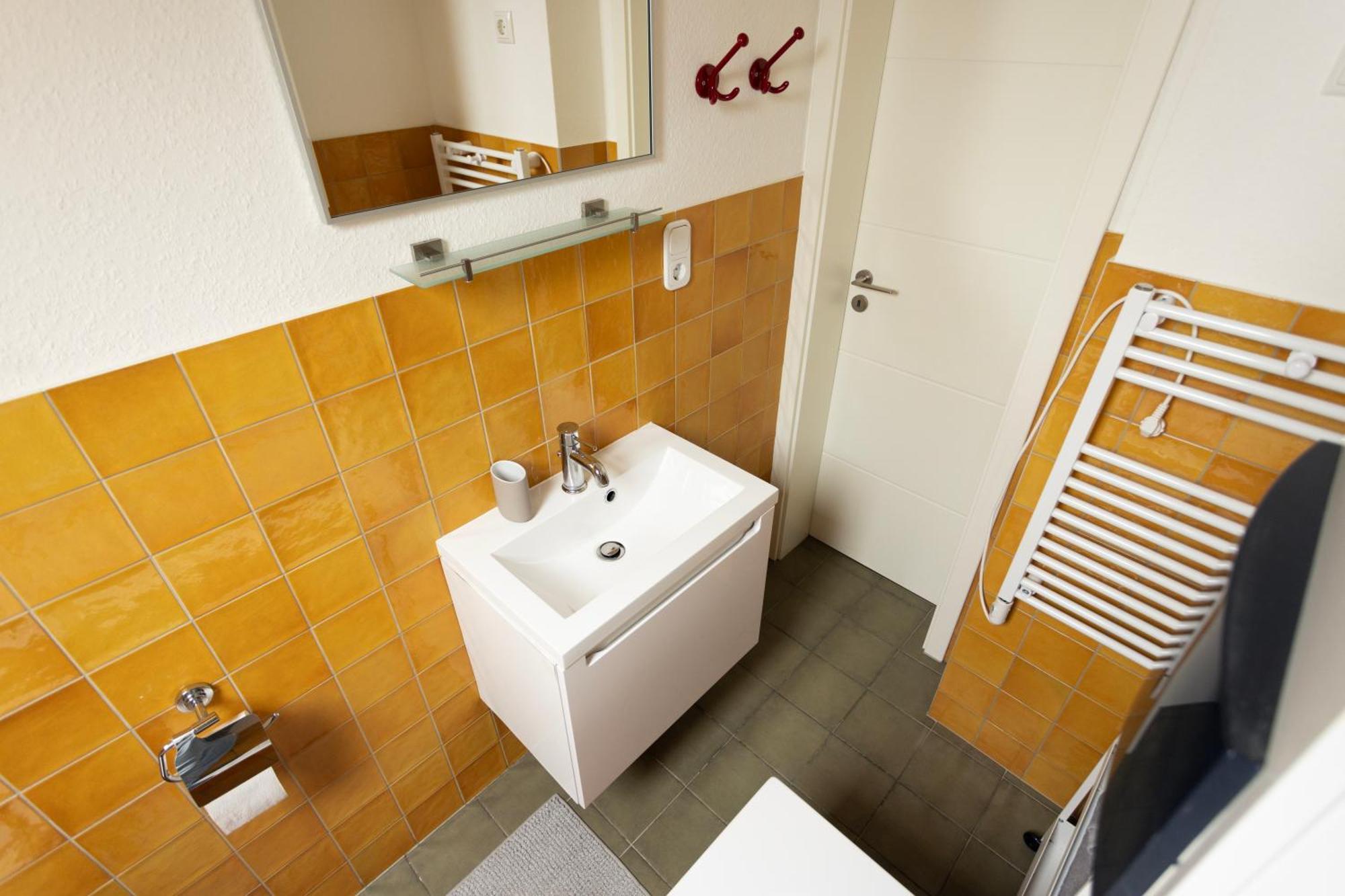 Big Flat With Fresh Renovation, Free Parking, Sonyps, Netflix Leilighet Duisburg Eksteriør bilde