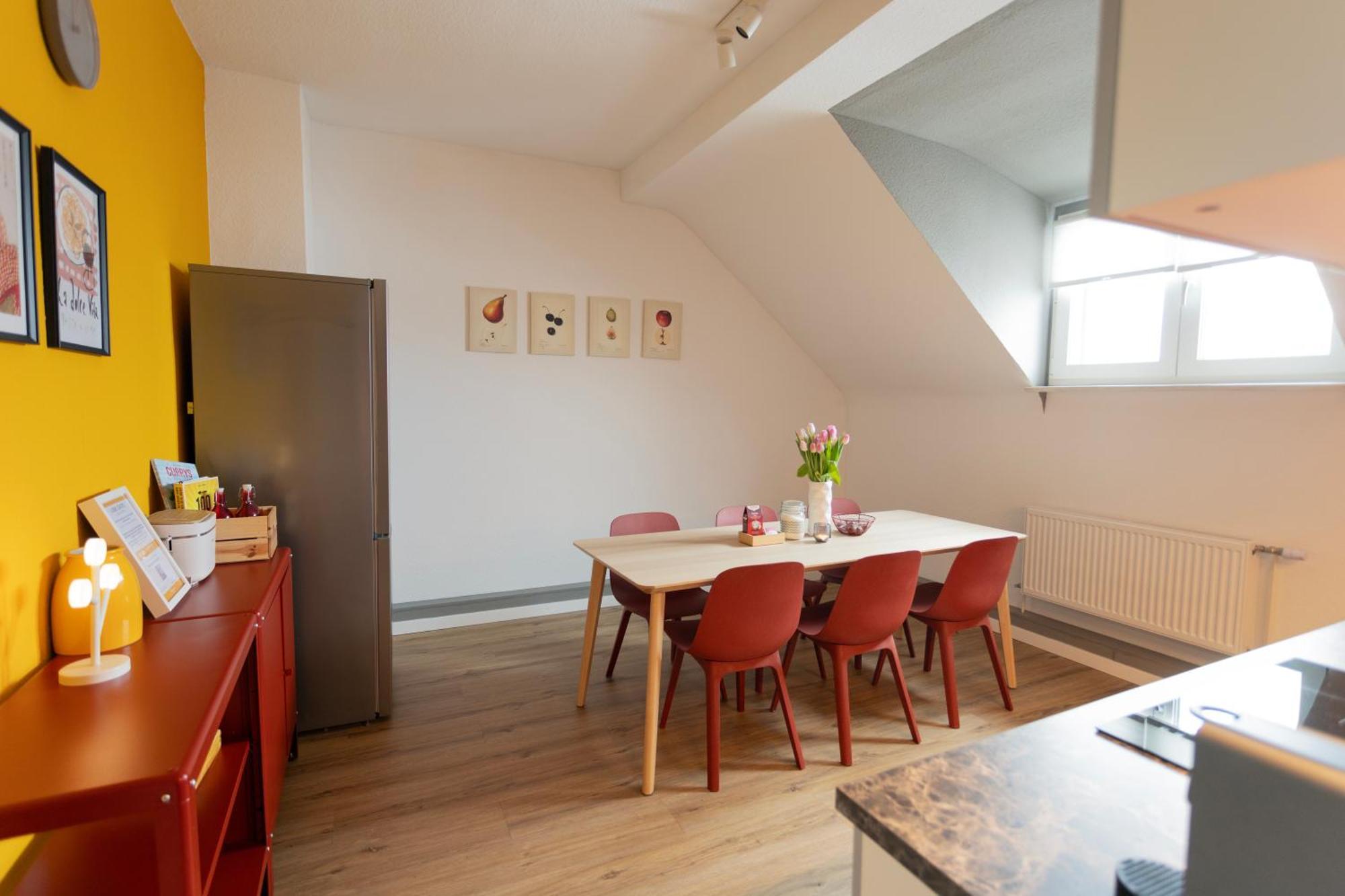 Big Flat With Fresh Renovation, Free Parking, Sonyps, Netflix Leilighet Duisburg Eksteriør bilde