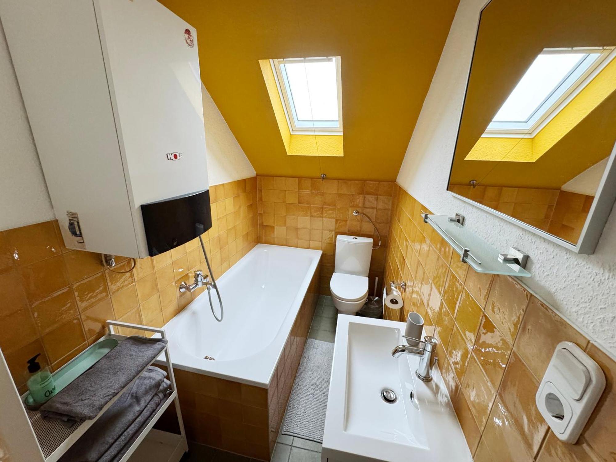 Big Flat With Fresh Renovation, Free Parking, Sonyps, Netflix Leilighet Duisburg Eksteriør bilde