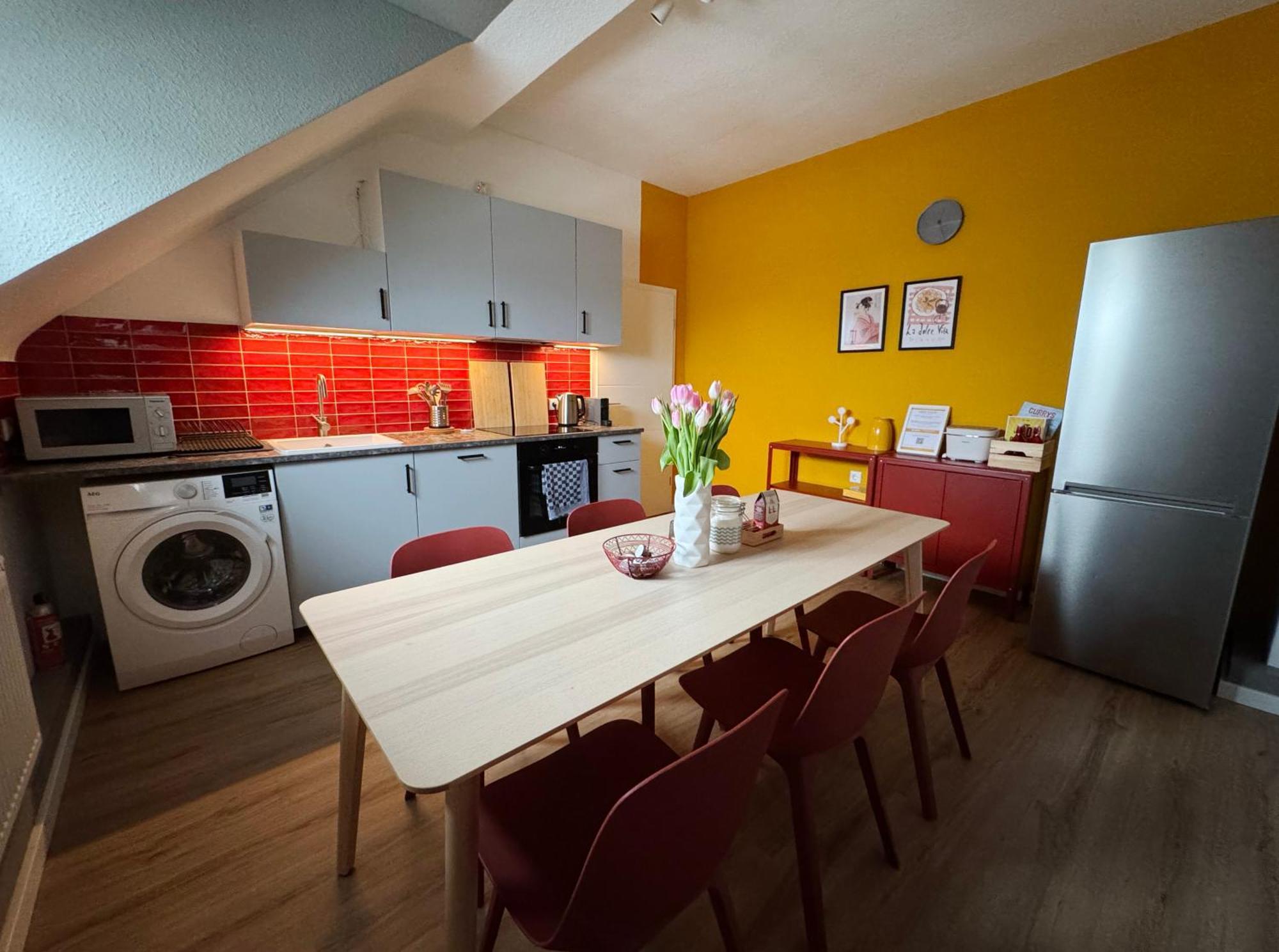 Big Flat With Fresh Renovation, Free Parking, Sonyps, Netflix Leilighet Duisburg Eksteriør bilde
